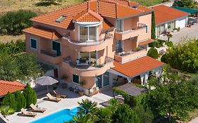 Villa Anita With Private Pool, Gym, 6 Bedrooms, Sea View